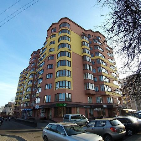 Новобудова Центр Apartment Lutsʼk Екстериор снимка